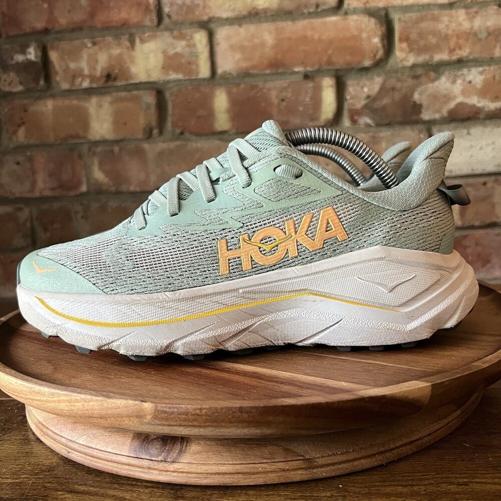 Hoka One One Challenger 8 Womens 7 Green Neutral Balanced Running Shoes Sneakers